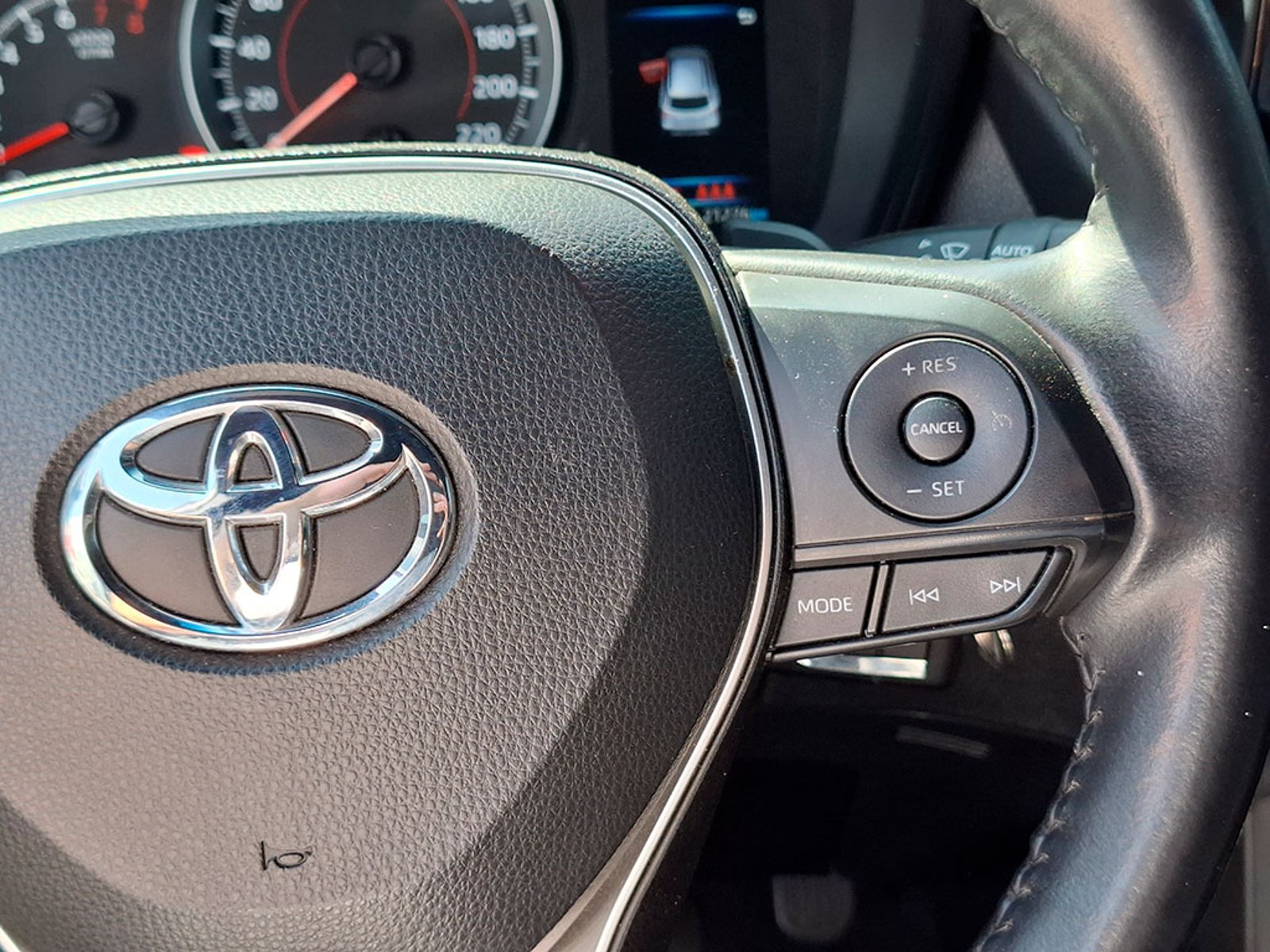 TOYOTA COROLLA CROSS 2.0 SEG 2024 - Imagen 14 de 20