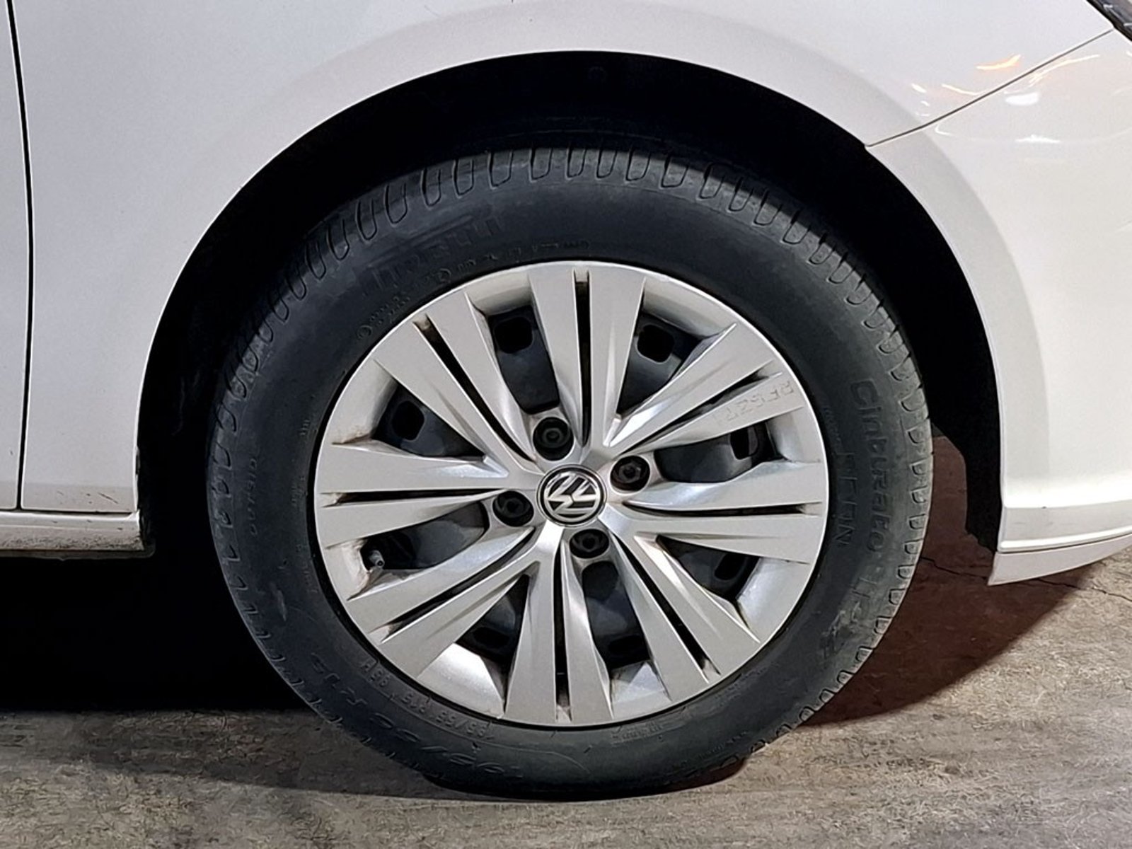 VOLKSWAGEN VOYAGE 1.6 2021 - Imagen 4 de 19