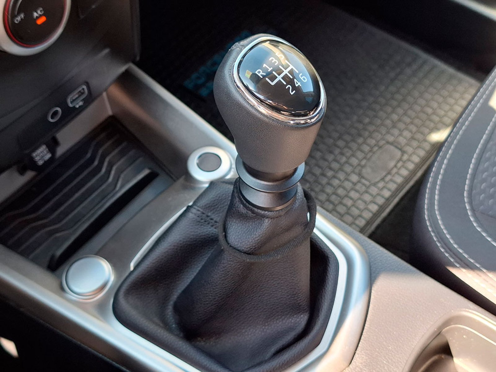 Mahindra XUV 300 1.2 2025 - Imagen 19 de 20