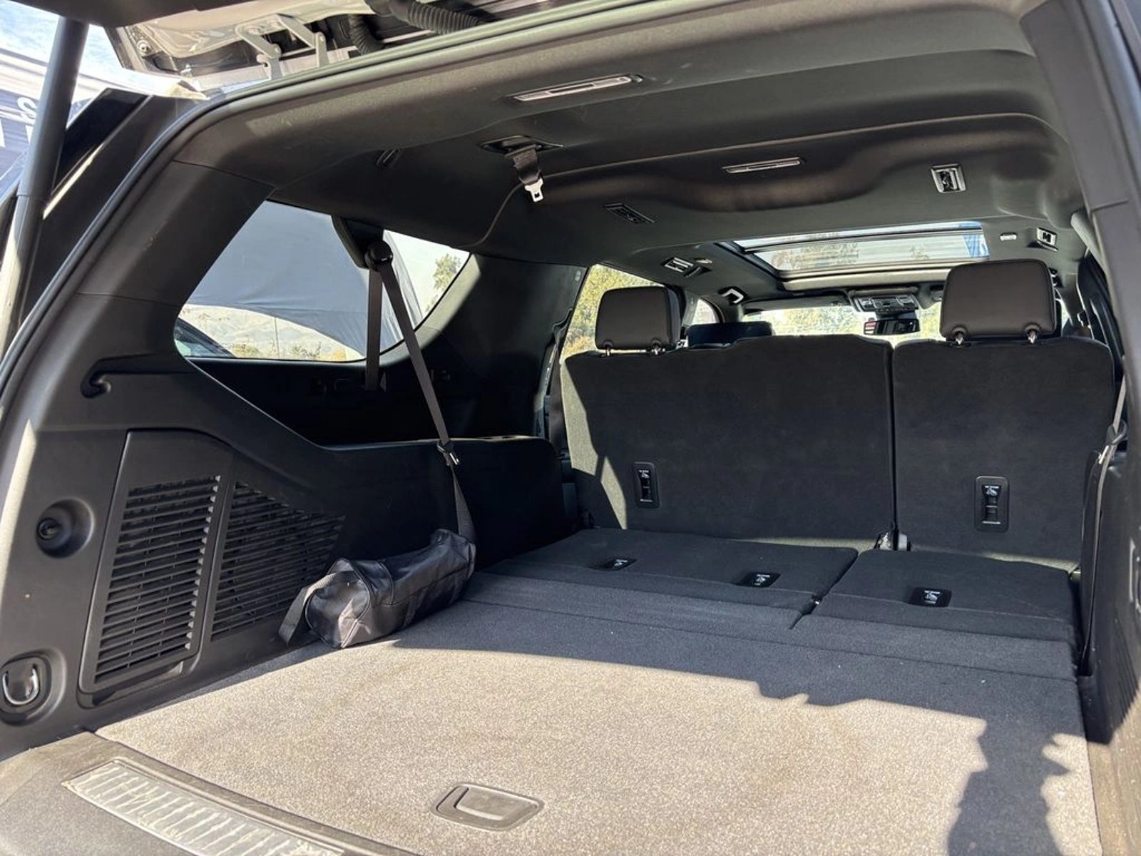 CHEVROLET SUBURBAN 5.3 Z71 AT 4X4 2024 - Imagen 12 de 20