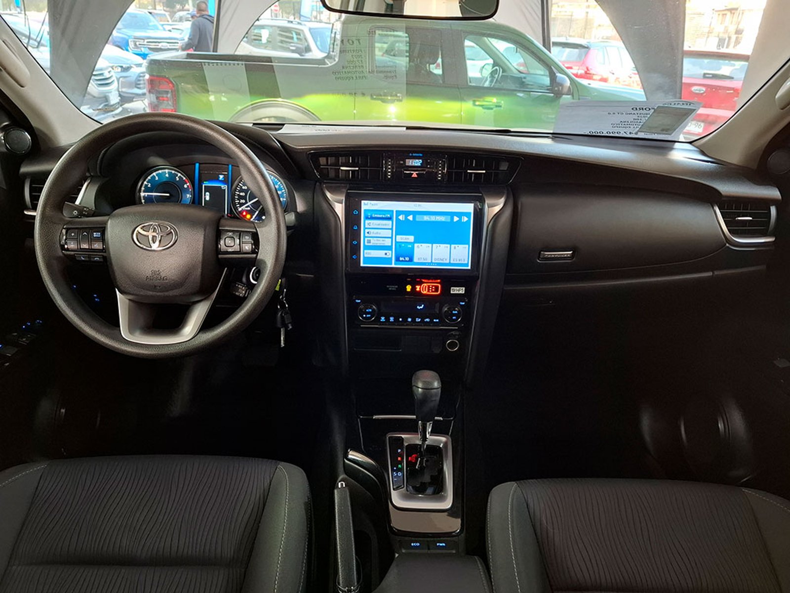 TOYOTA FORTUNER 2.7 SR5 2023 - Imagen 11 de 20
