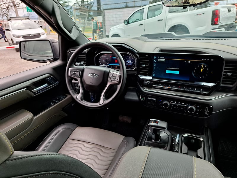 Chevrolet SILVERADO 4X4 6.2 AUT 2025 - Imagen 12 de 20