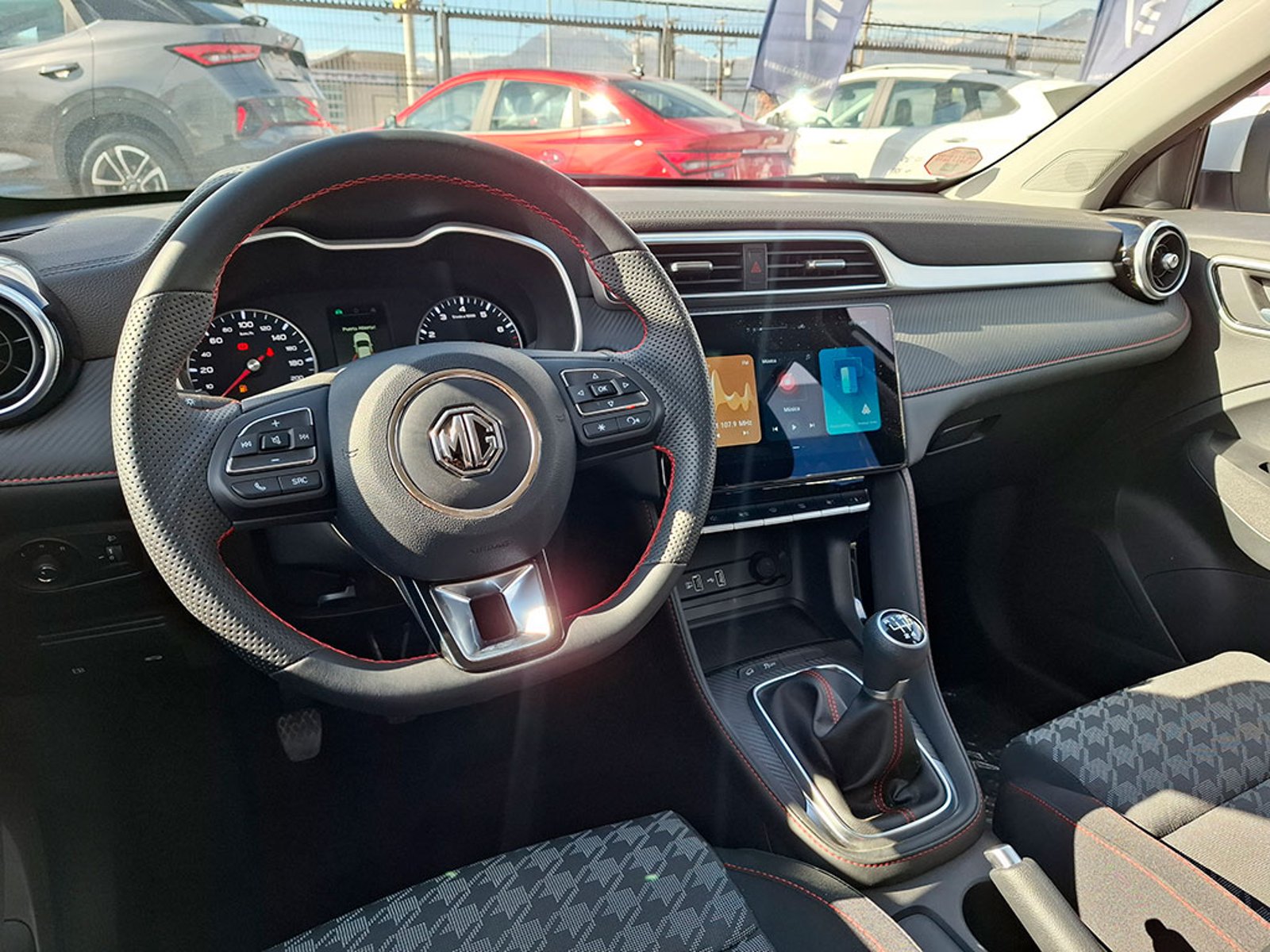 MG ZX 1.5 COM 2025 - Imagen 13 de 20