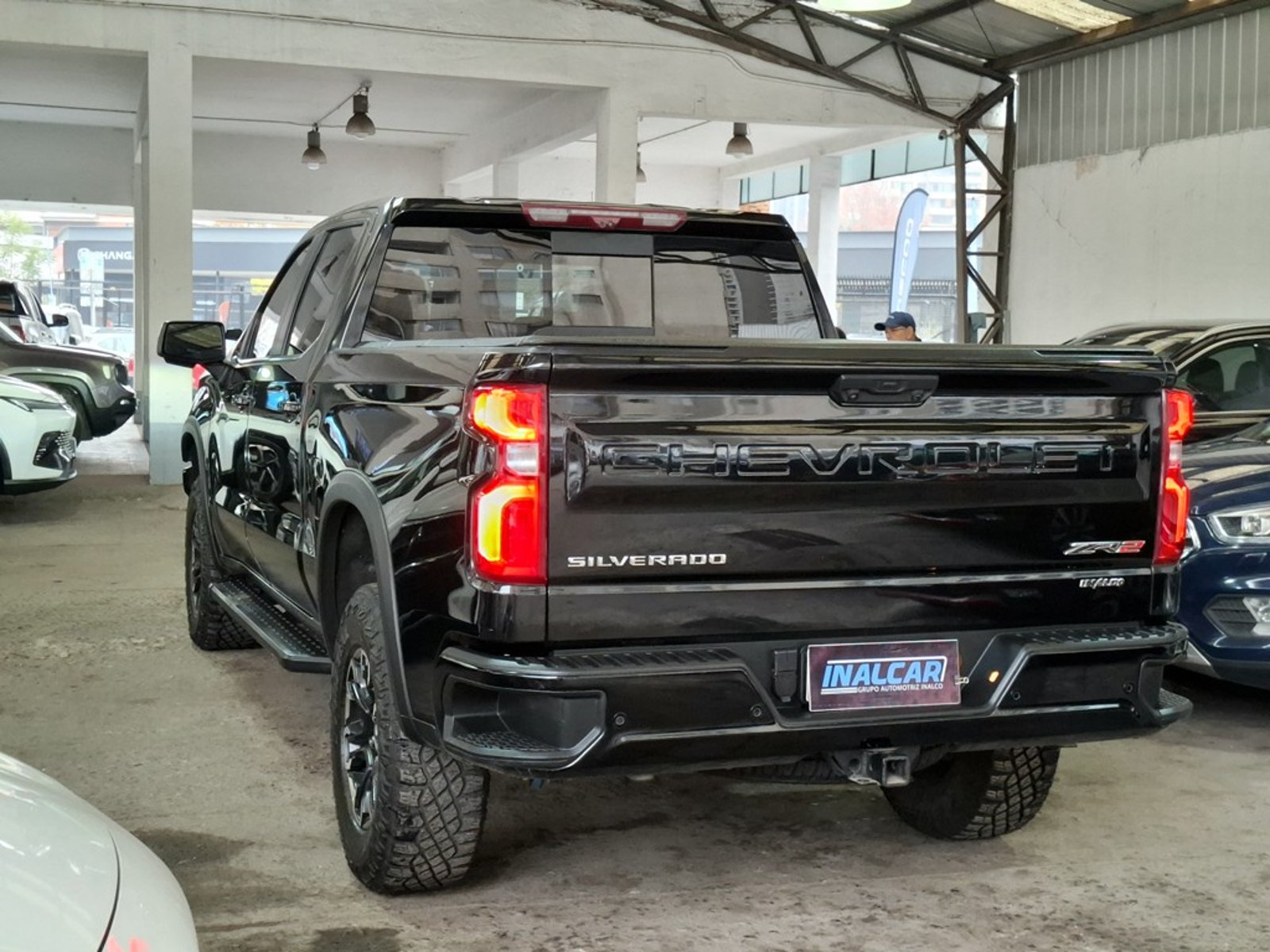 CHEVROLET SILVERADO 6.2 ZR2 2024 - Imagen 4 de 20
