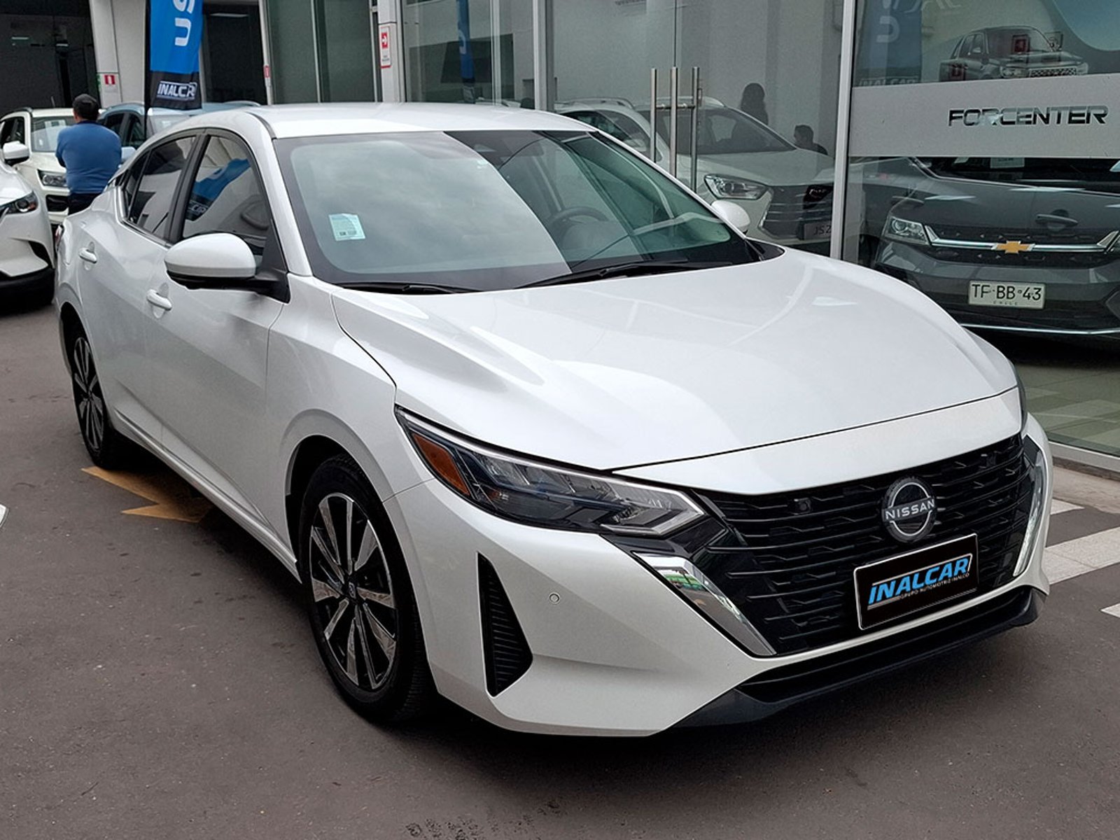 Nissan SENTRA 2.0 ADVANCE 2025 - Imagen 3 de 20