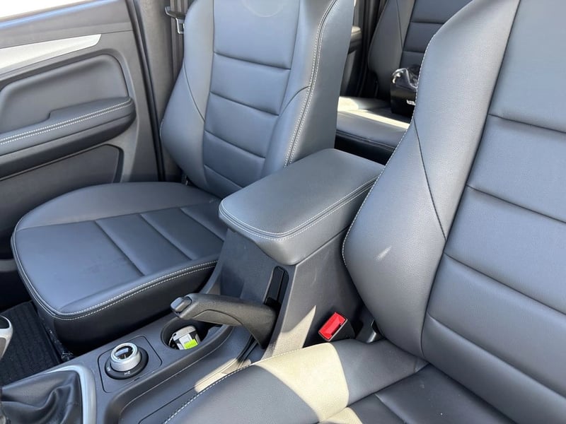 JIM RE-MAX MT 4X4 2.5L DIESEL 2026 - Imagen 16 de 20