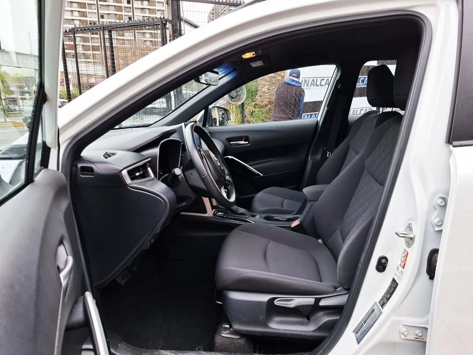 Toyota COROLLA CROSS 1.8 2025 - Imagen 13 de 20