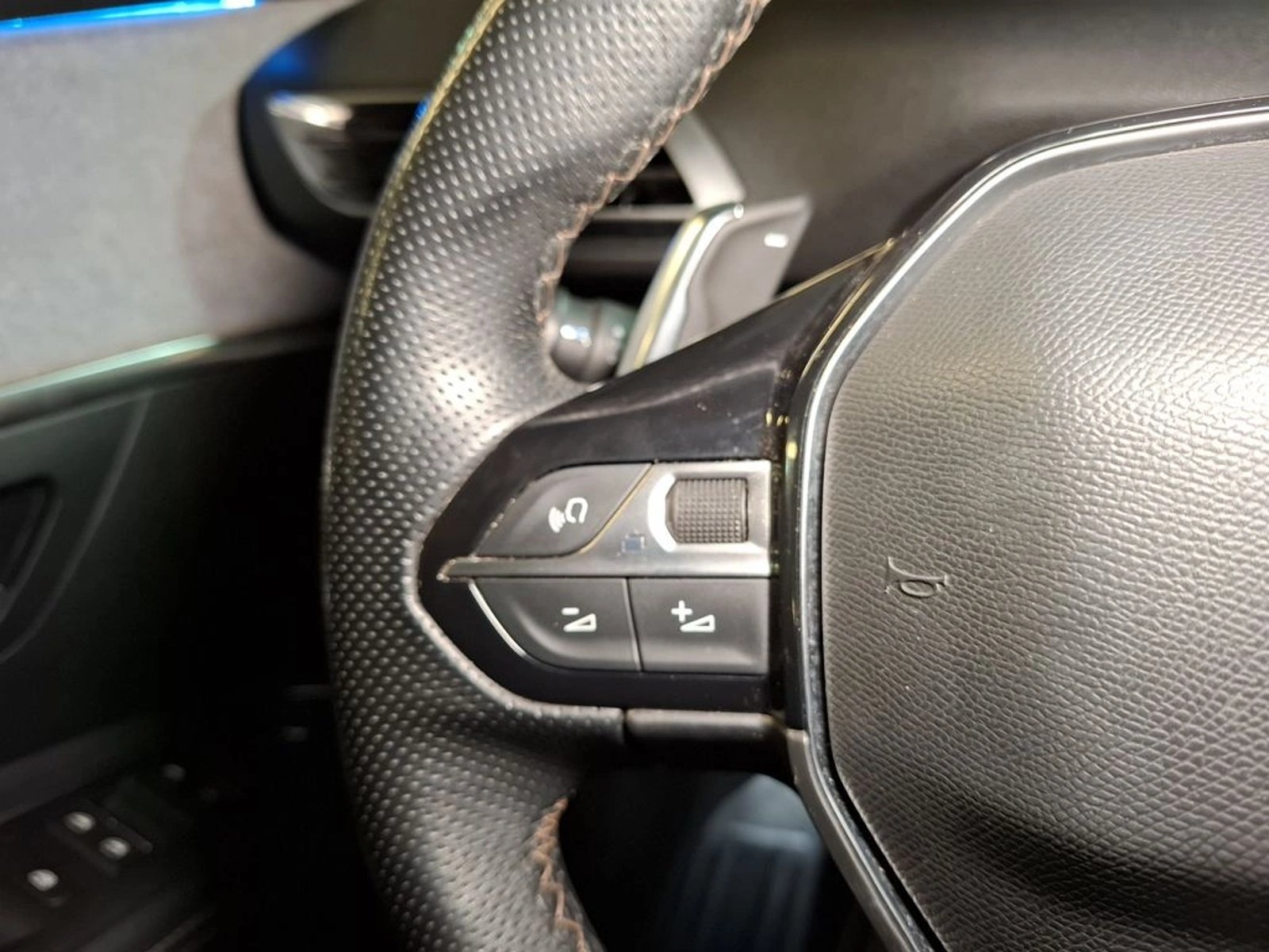 Peugeot 3008 1.6 ALLURE PACK THP 4X2 165 EAT6 5P 2022 - Imagen 14 de 20