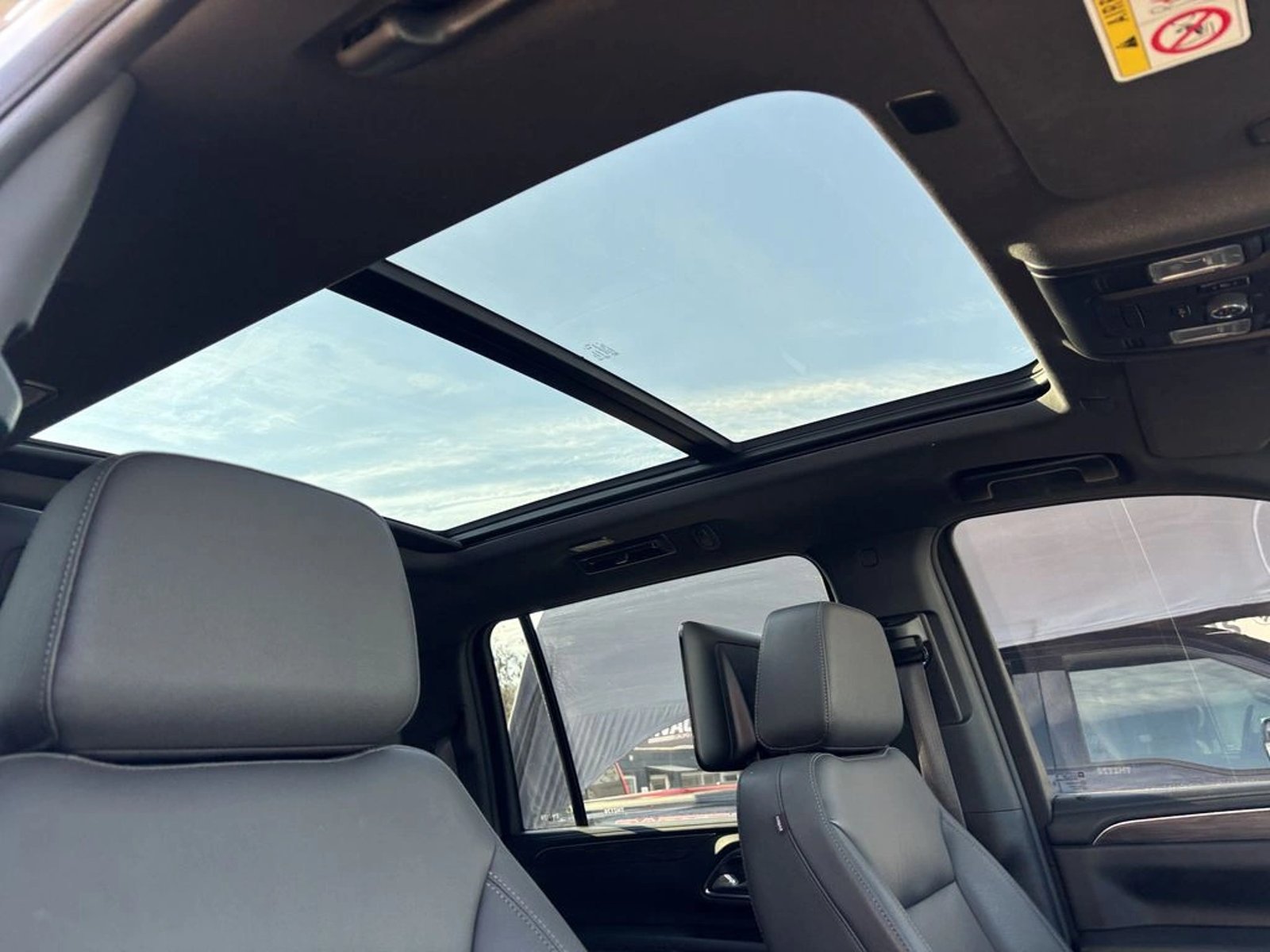 CHEVROLET SUBURBAN 5.3 Z71 AT 4X4 2024 - Imagen 9 de 20