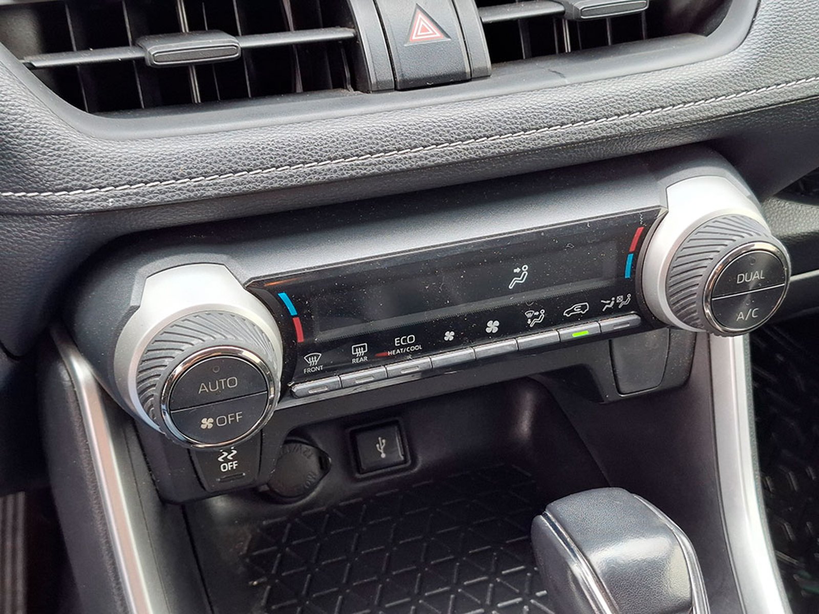 TOYOTA RAV4 2.0 XLE 2021 - Imagen 18 de 20
