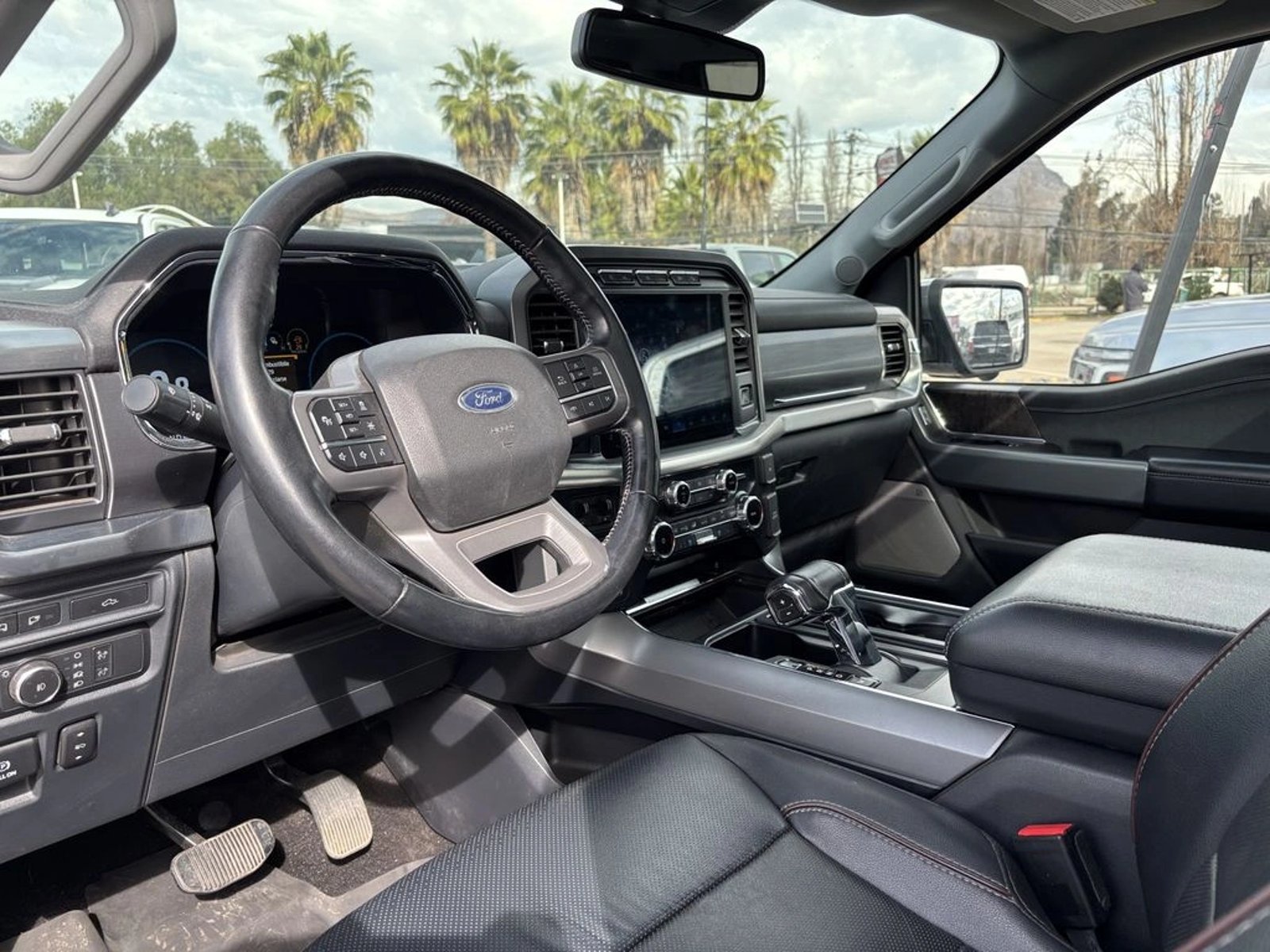 Ford F-150 5.0 LARIAT LUXURY CC DOB. CAB. 4X4 AT 4P 2023 - Imagen 14 de 20