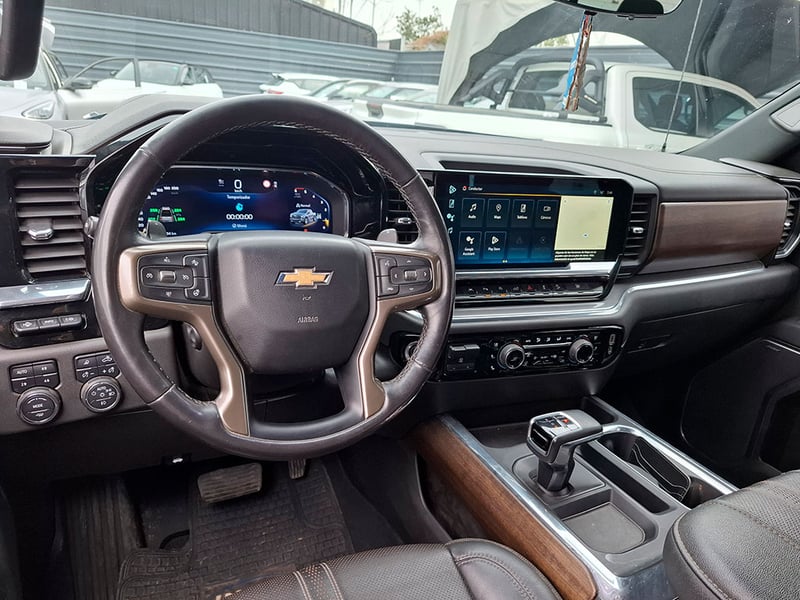 Chevrolet SILVERADO 4X4 3.0 AUT 2023 - Imagen 13 de 20