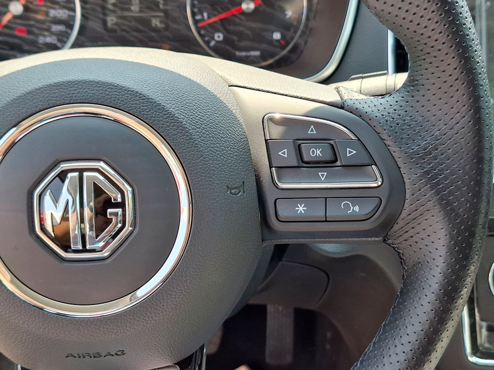MG RX5 1.5T 2023 - Imagen 13 de 20