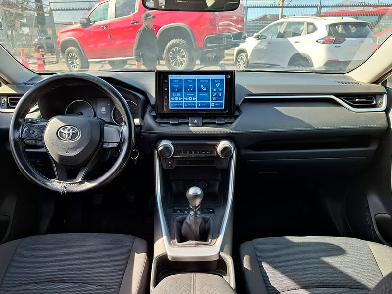 Toyota RAV4 2.0 LE 2024 - Imagen 10 de 20