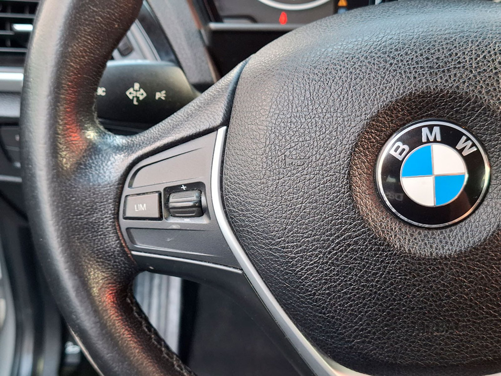BMW 120i LCI 1.6 AUT 2016 - Imagen 14 de 20