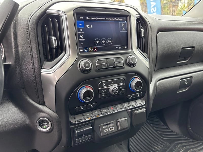 Chevrolet SILVERADO 5.3 LT TRAILBOSS Z71 4X4 AT 4P 2022 - Imagen 18 de 20