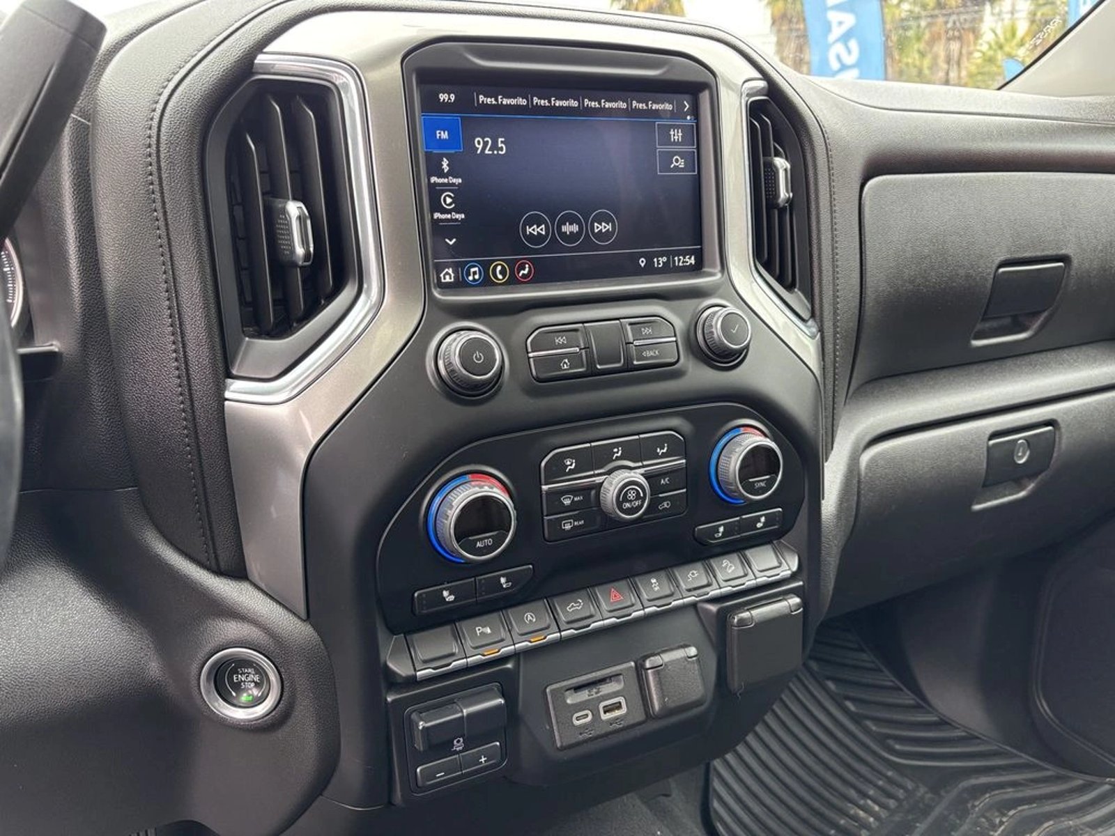 Chevrolet SILVERADO 5.3 LT TRAILBOSS Z71 4X4 AT 4P 2022 - Imagen 18 de 20