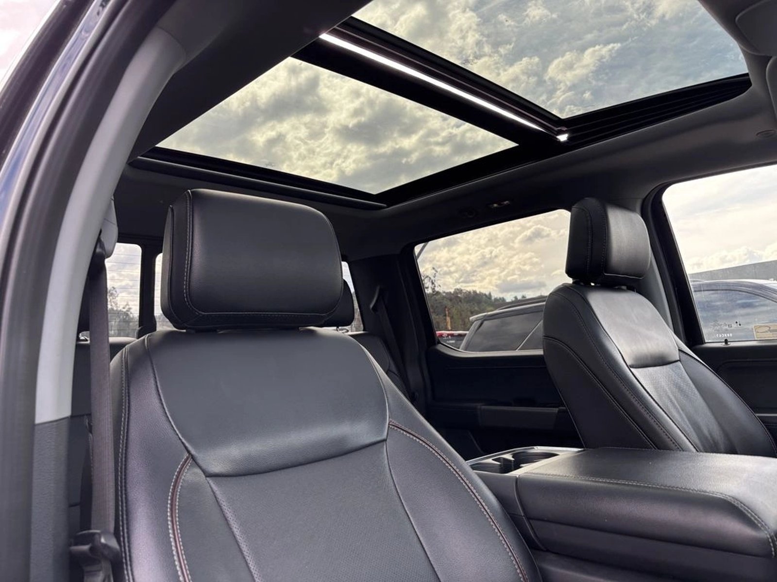 Ford F-150 5.0 LARIAT LUXURY CC DOB. CAB. 4X4 AT 4P 2023 - Imagen 8 de 20