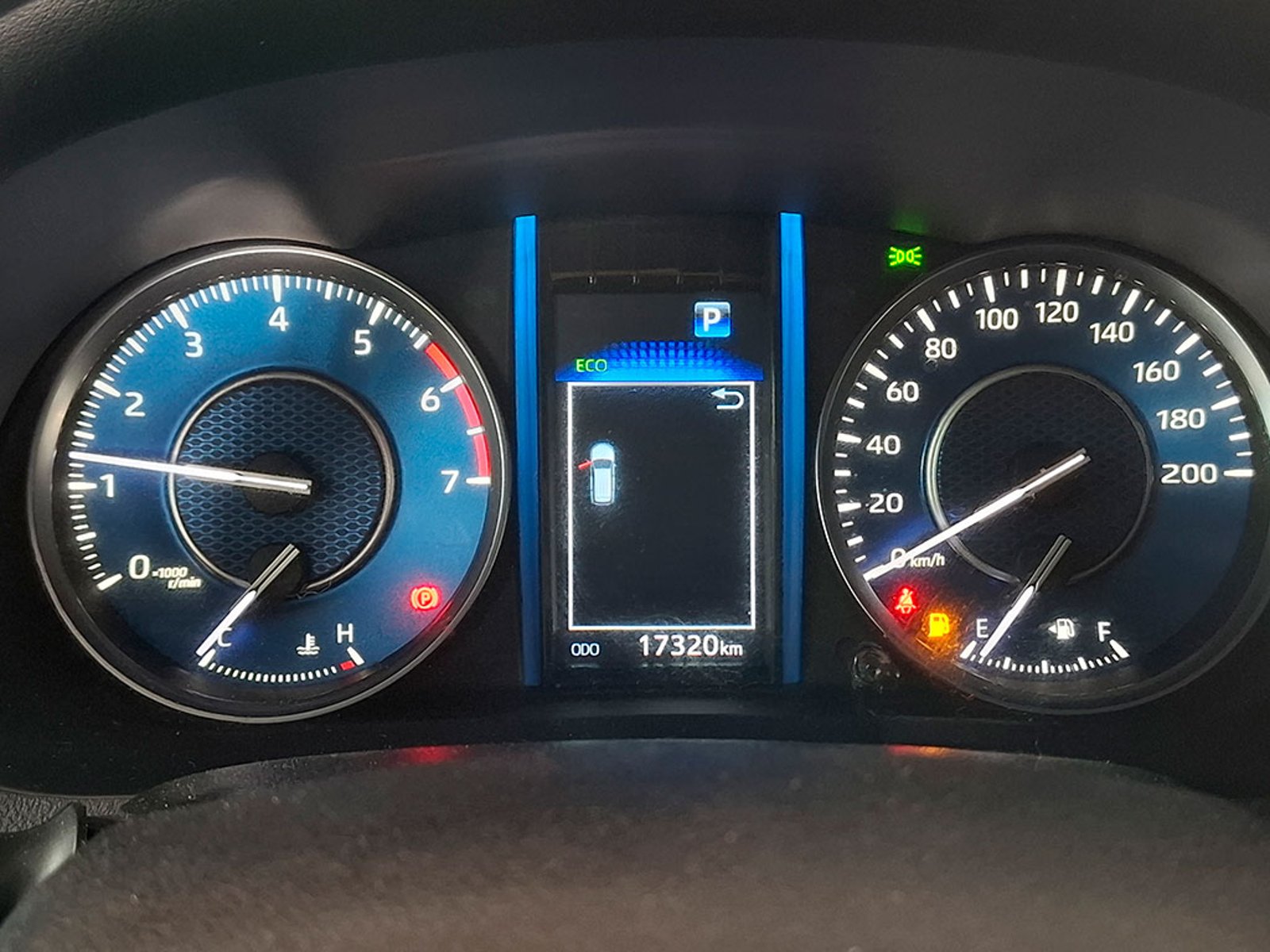 TOYOTA FORTUNER 2.7 SR5 2023 - Imagen 16 de 20
