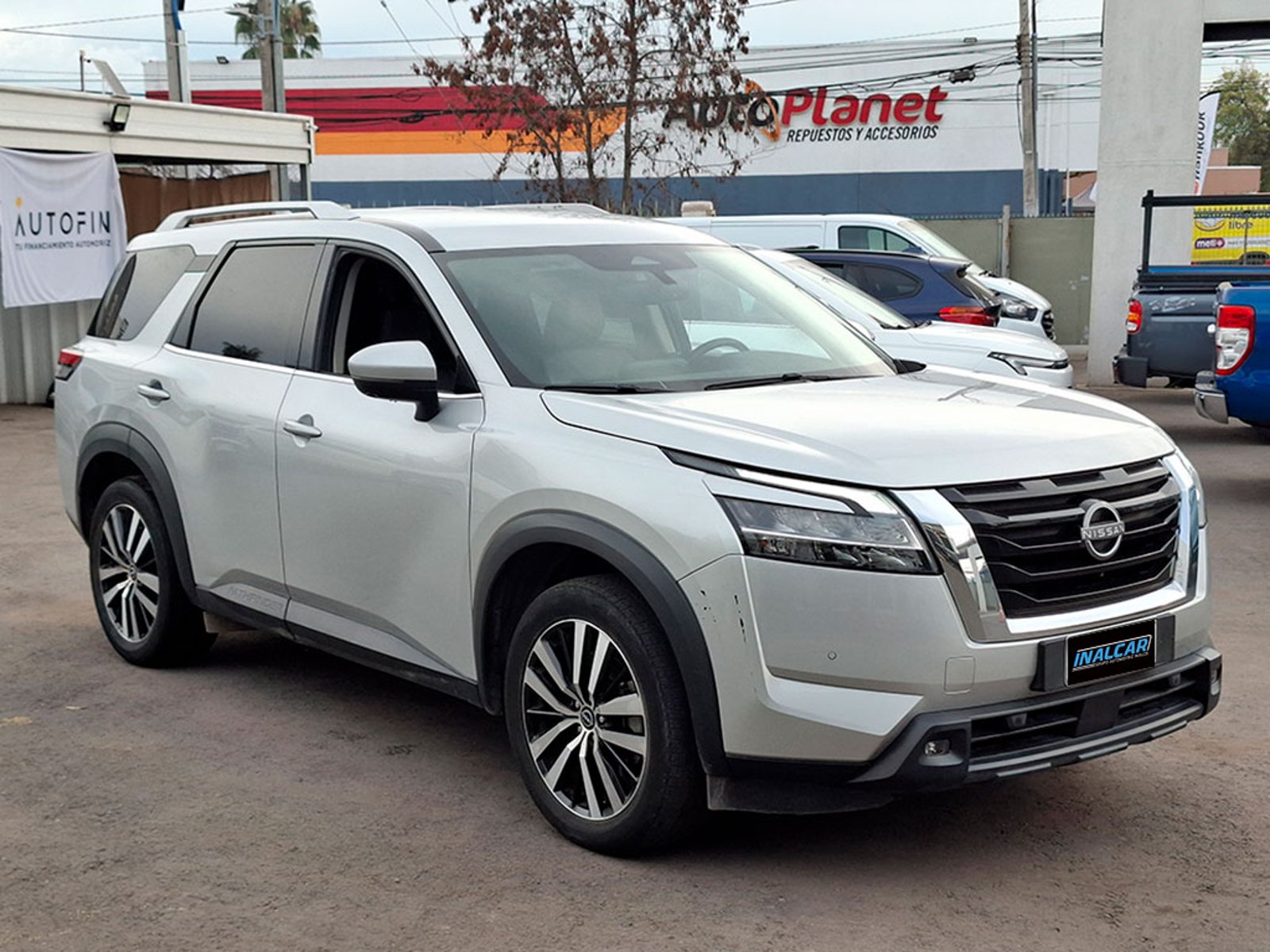 Nissan PATHFINDER 3.5 EXCLUSIVE 4X4 2023 - Foto 2 de 3
