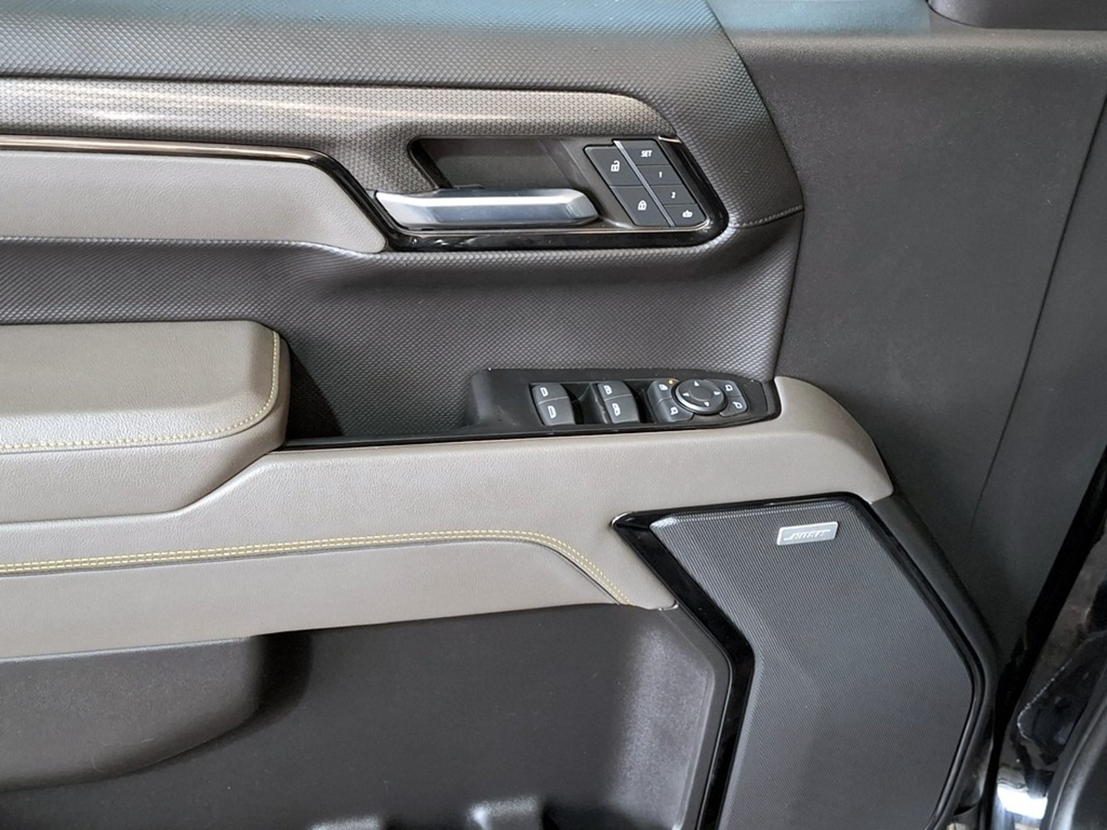 CHEVROLET SILVERADO 6.2 ZR2 2024 - Imagen 11 de 20