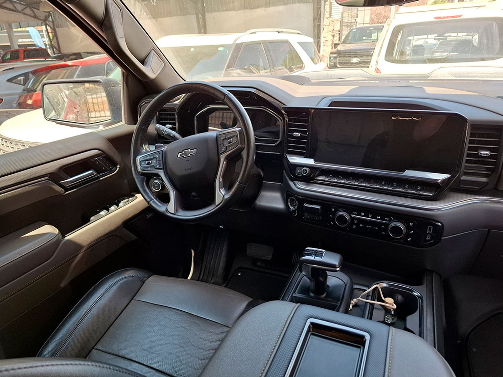 CHEVROLET SILVERADO 6.2 ZR2 4X4 2023 - Imagen 7 de 20