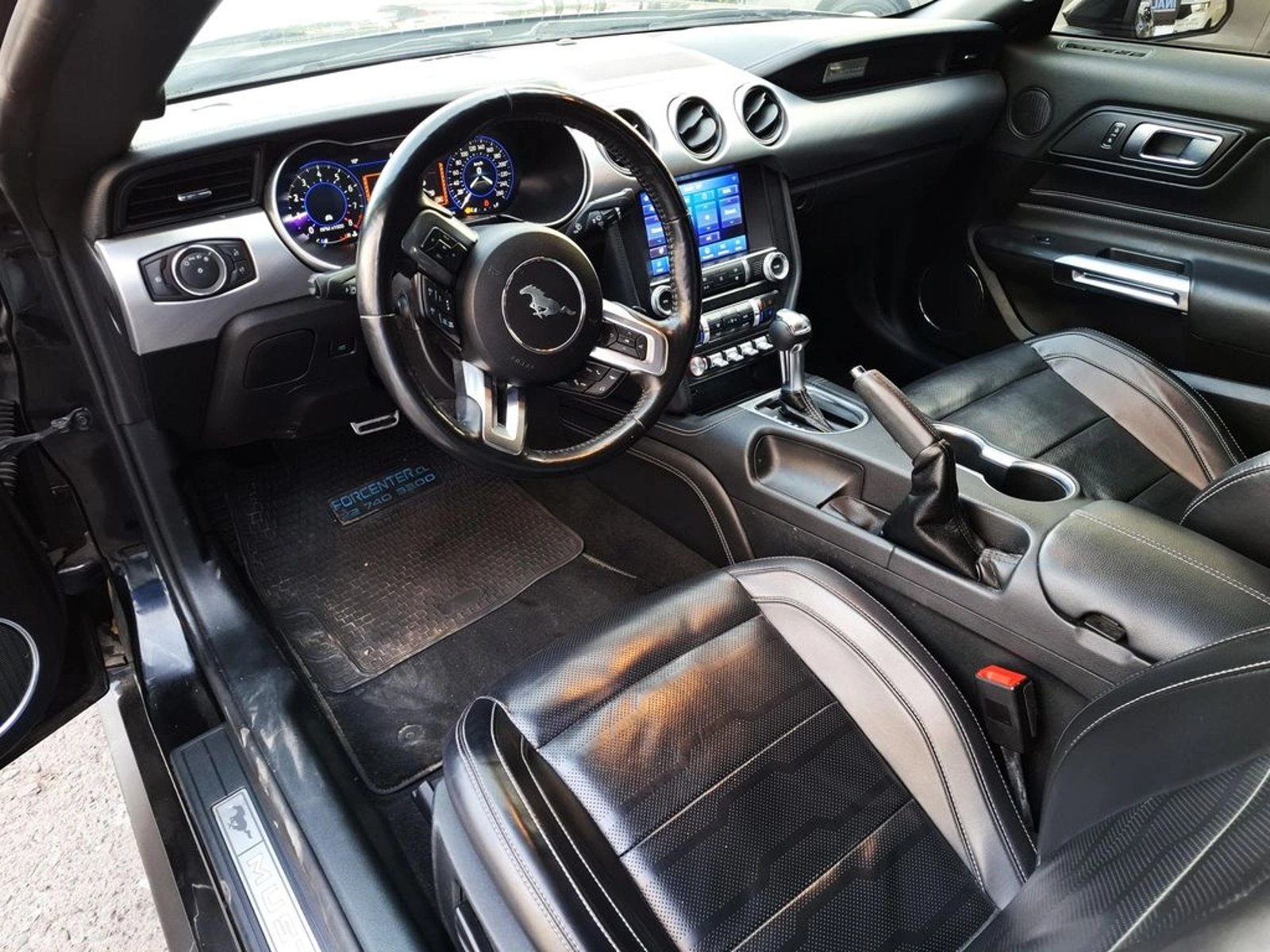 FORD MUSTANG 5.0 2023 - Imagen 17 de 20