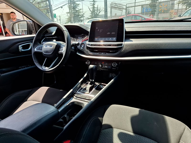 Jeep COMPASS SPORT 1.3 AUT 2023 - Imagen 13 de 20