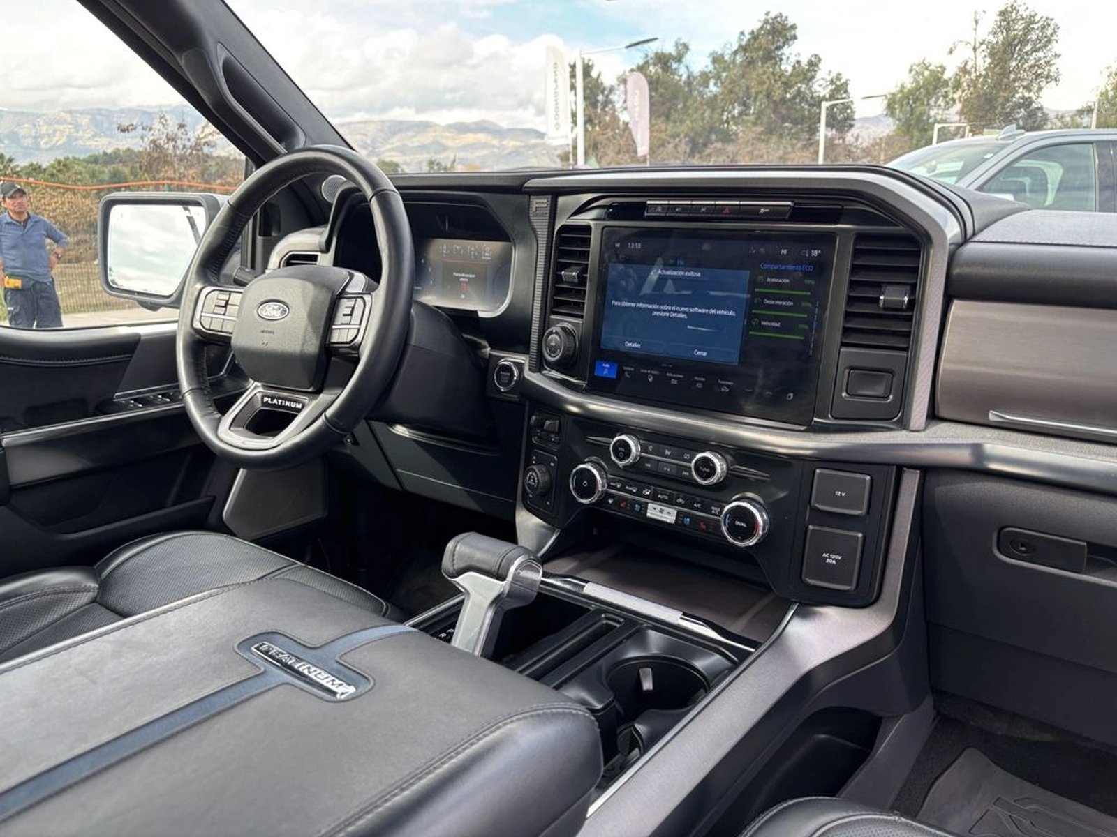 Ford F-150 PLATINUM 2025 - Imagen 7 de 20