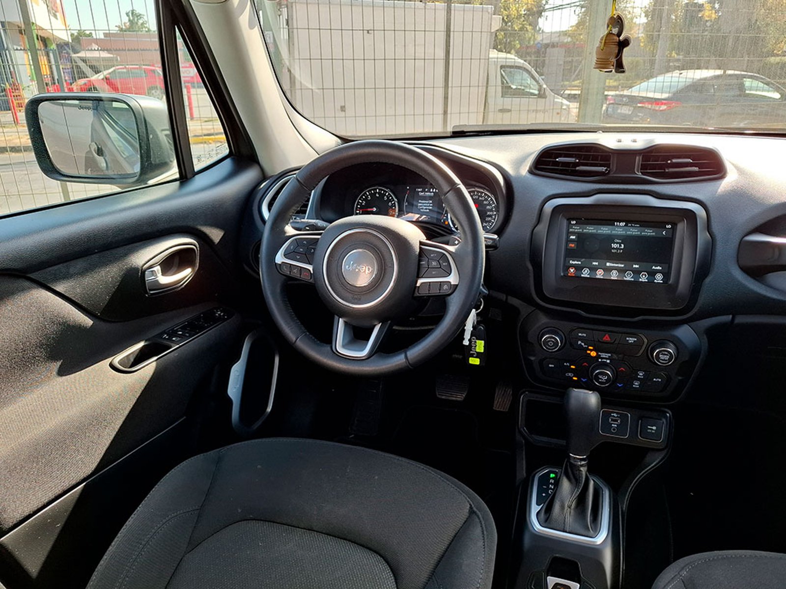 JEEP RENEGADE 1.8 SPORT LX 2023 - Imagen 13 de 20