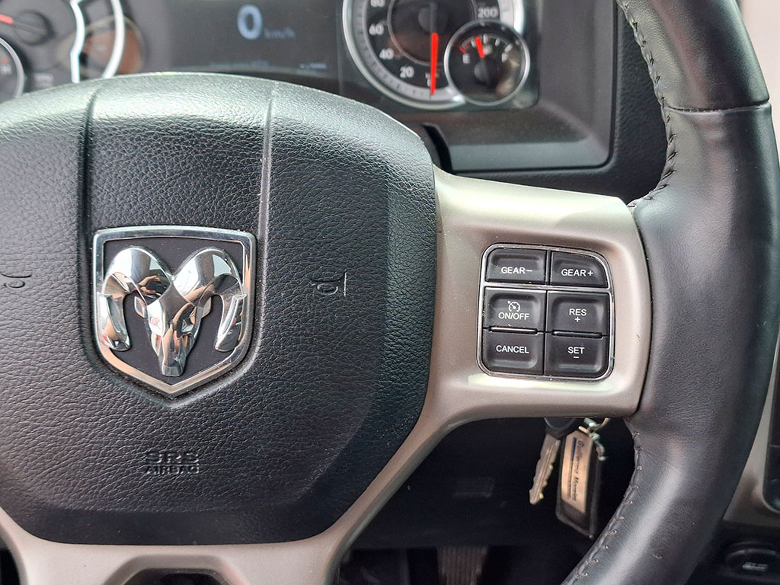 RAM 1500 CREW CAB LARAMIE 4X4 5.7 AUT 2019 - Imagen 14 de 20