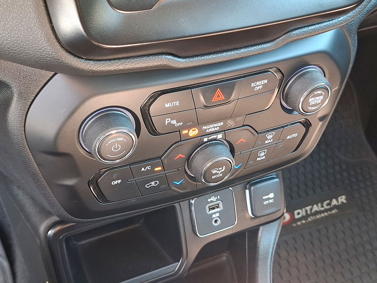 Jeep RENEGADE 1.8 SPORT LX 2023 - Imagen 19 de 20
