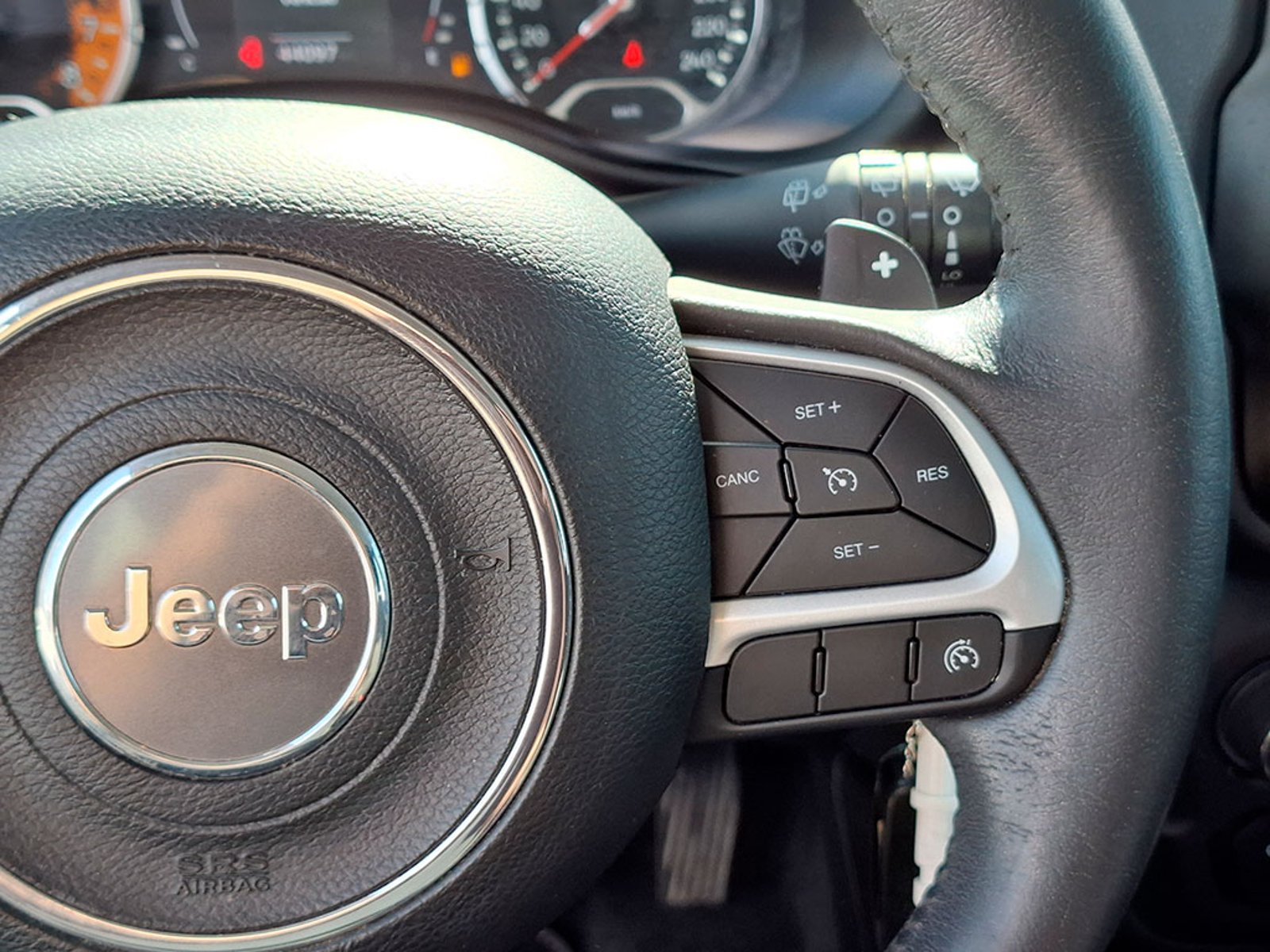 JEEP RENEGADE 1.8 SPORT LX 2023 - Imagen 15 de 20