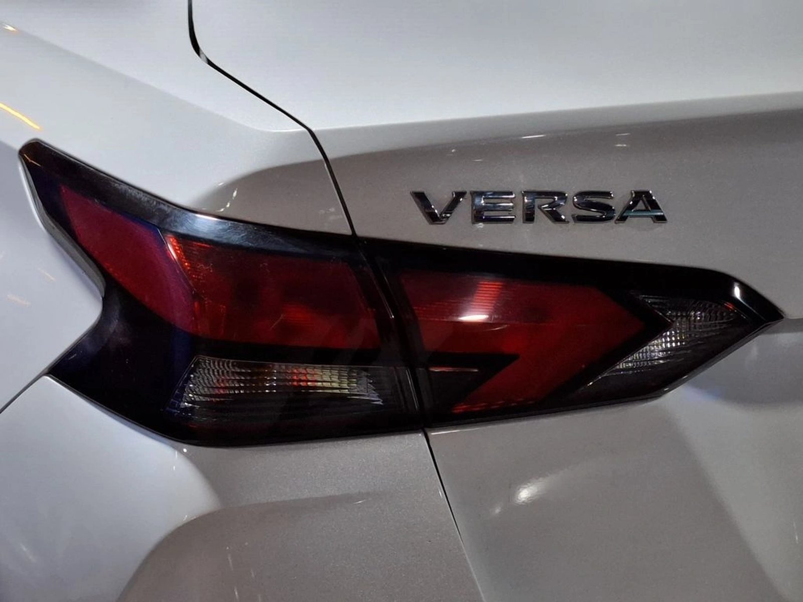 Nissan VERSA MT 1.6 2023 - Imagen 8 de 20