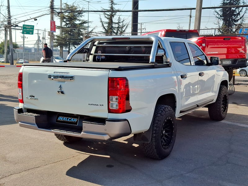 Mitsubishi L200 2.4 KATANA XR 4X2 2025 - Imagen 9 de 20