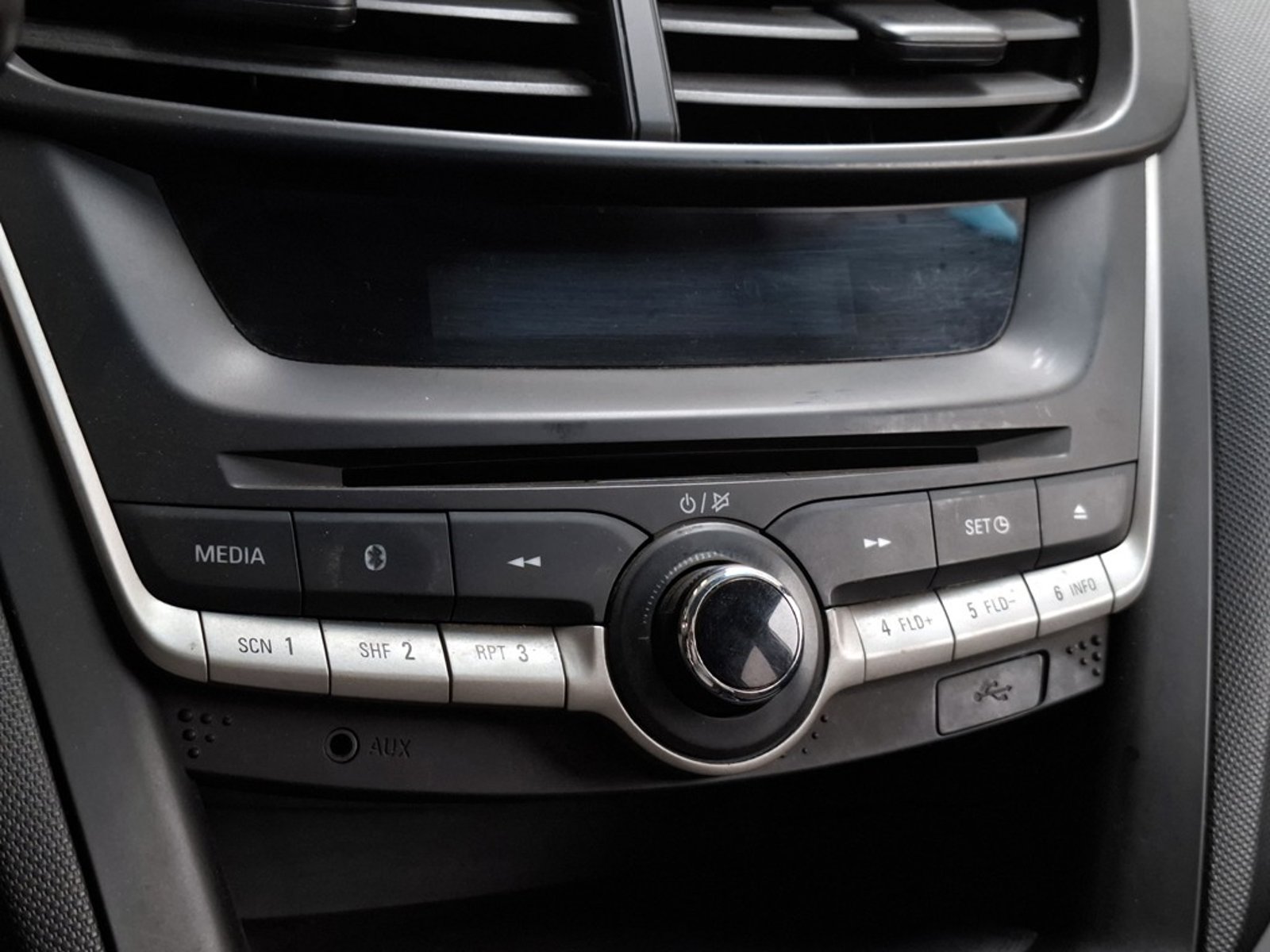 CHEVROLET SAIL 1.5 2020 - Imagen 17 de 20