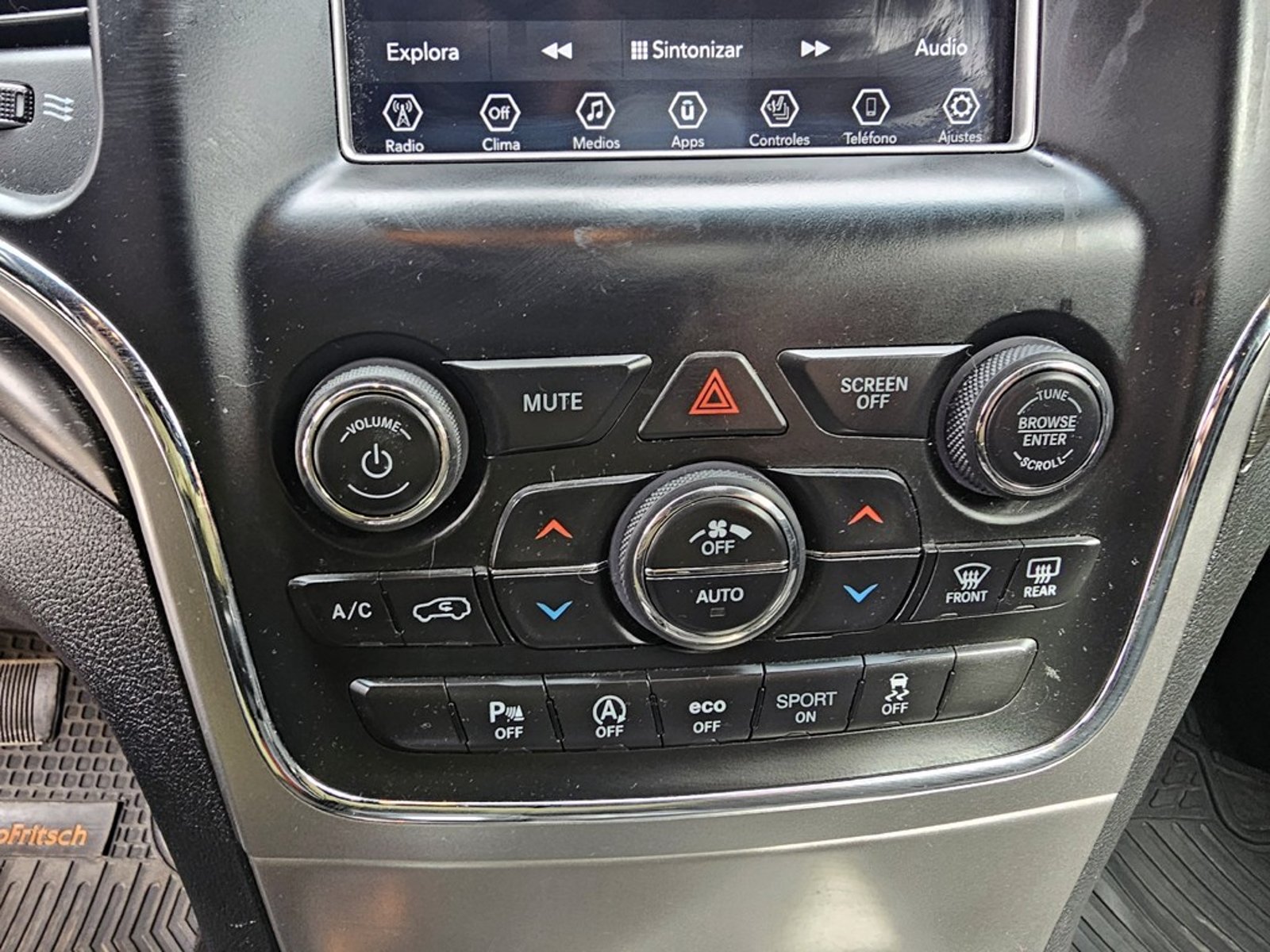 Jeep GRAND CHEROKEE LAREDO 3.6 2018 - Imagen 19 de 20