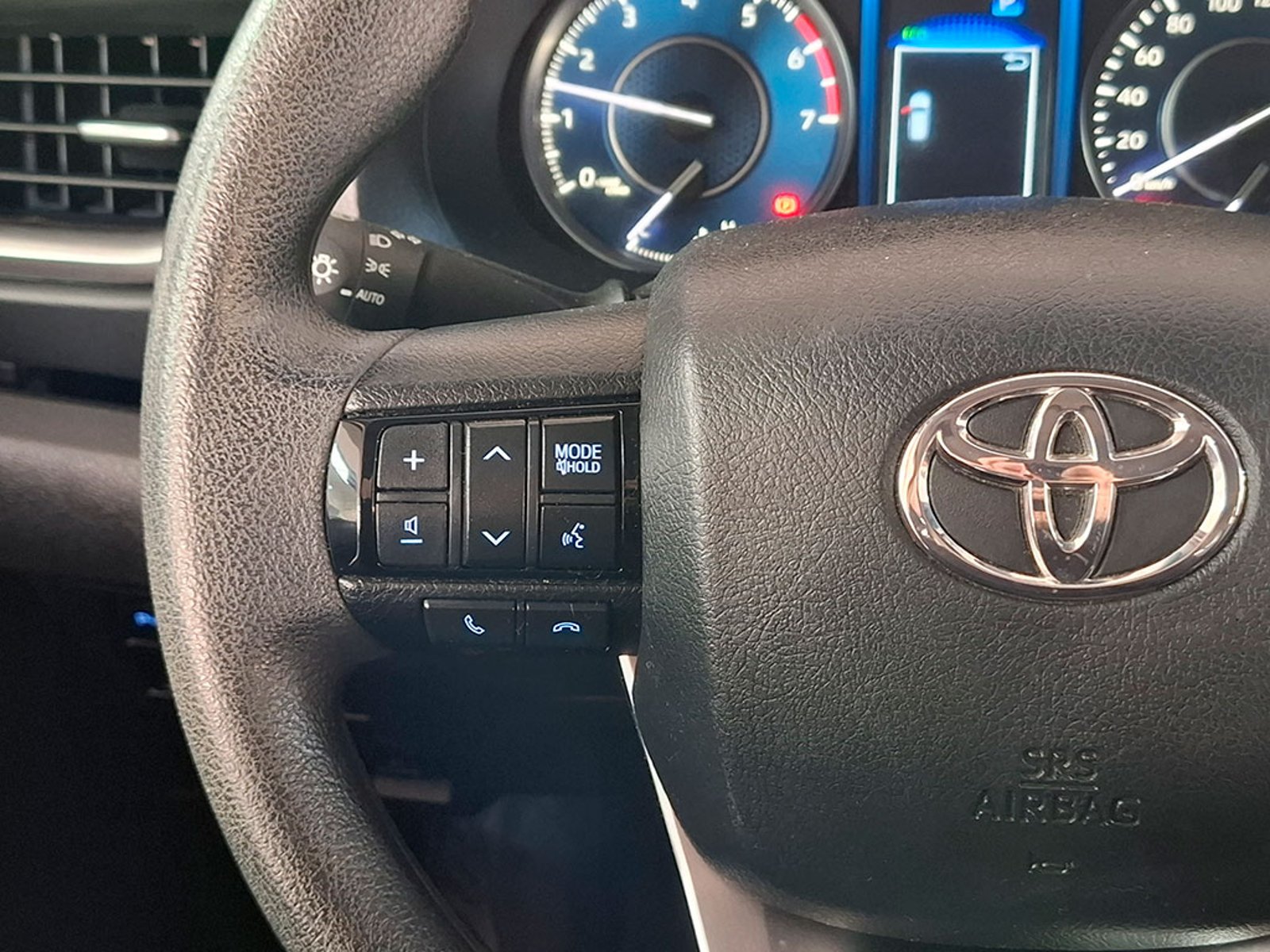 TOYOTA FORTUNER 2.7 SR5 2023 - Imagen 14 de 20