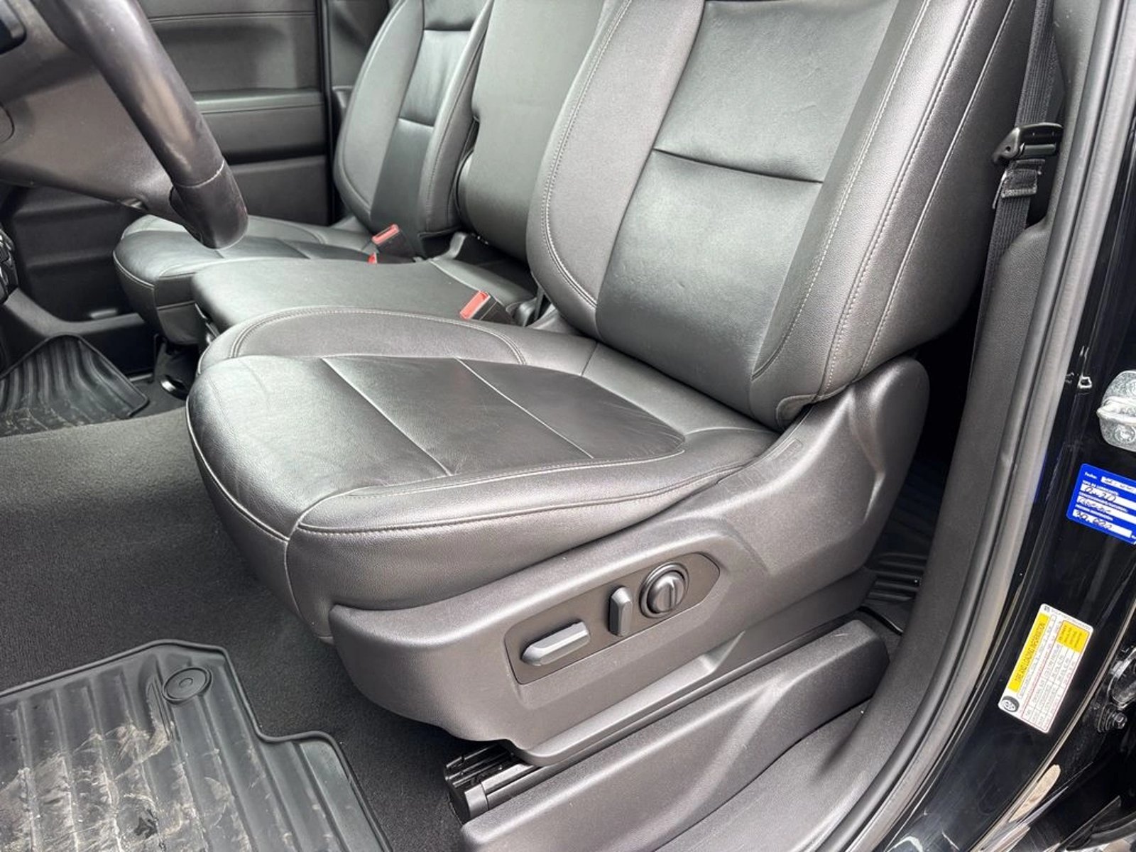 Chevrolet SILVERADO 5.3 LT TRAILBOSS Z71 4X4 AT 4P 2022 - Imagen 16 de 20