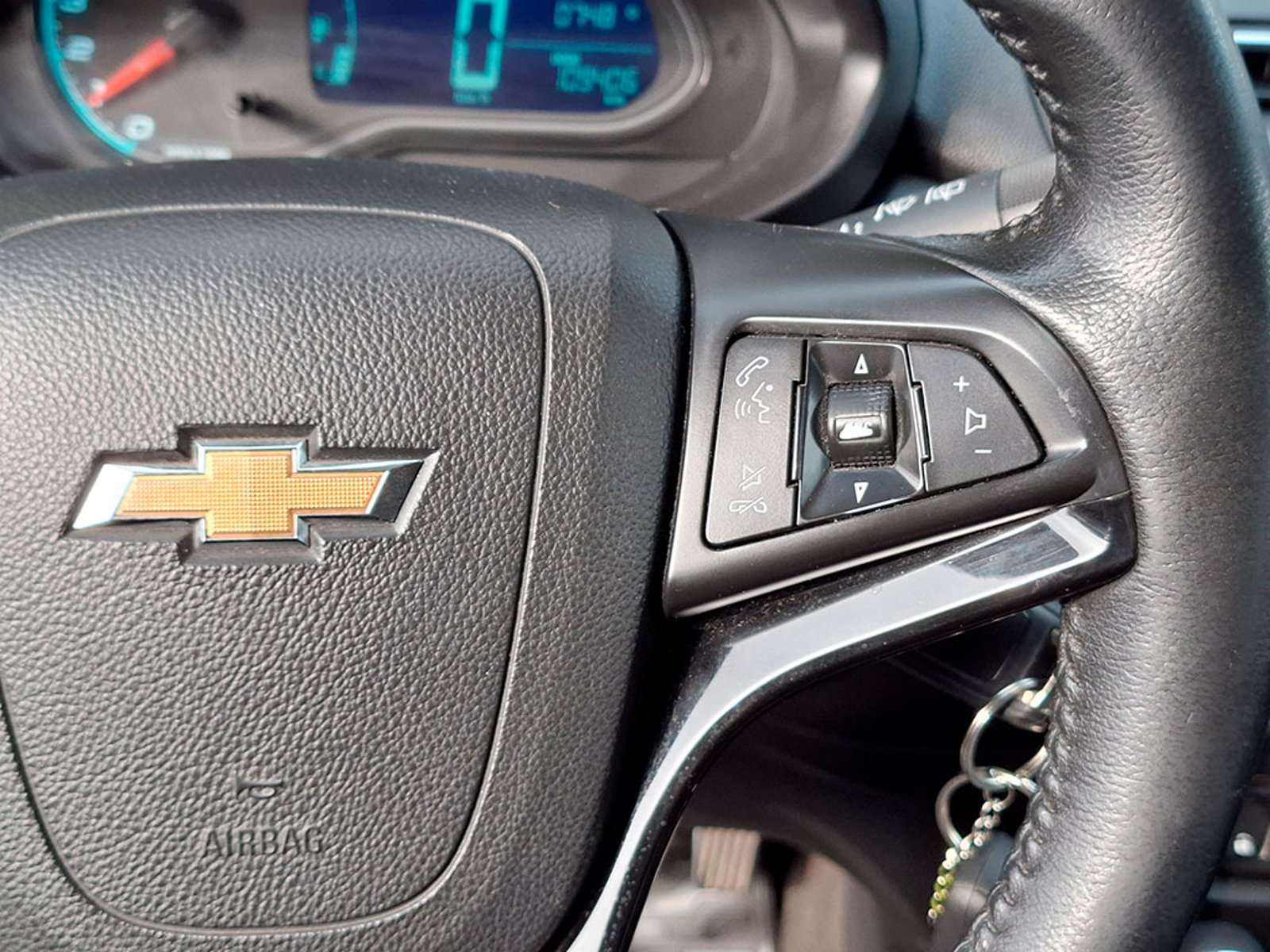 CHEVROLET ONIX LTZ 1.4 2018 - Imagen 14 de 20