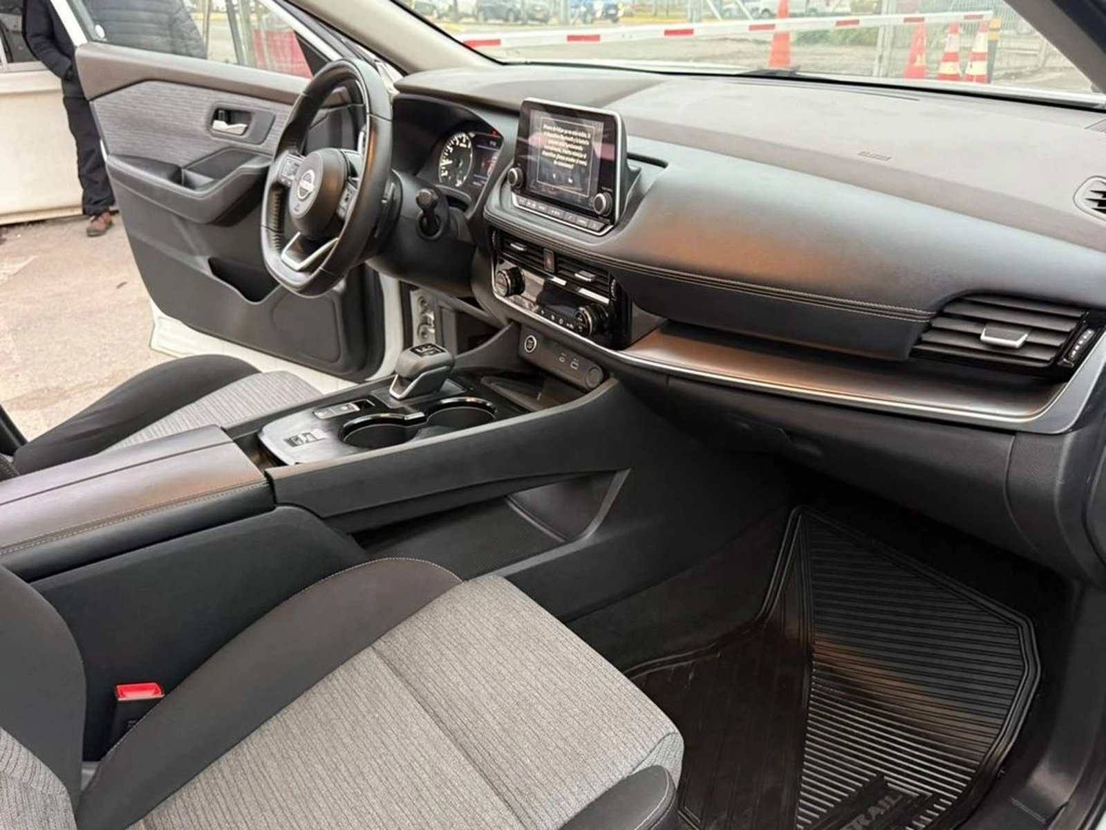 Nissan X-TRAIL 4X2 7P CVT 2.5 2023 - Imagen 19 de 19