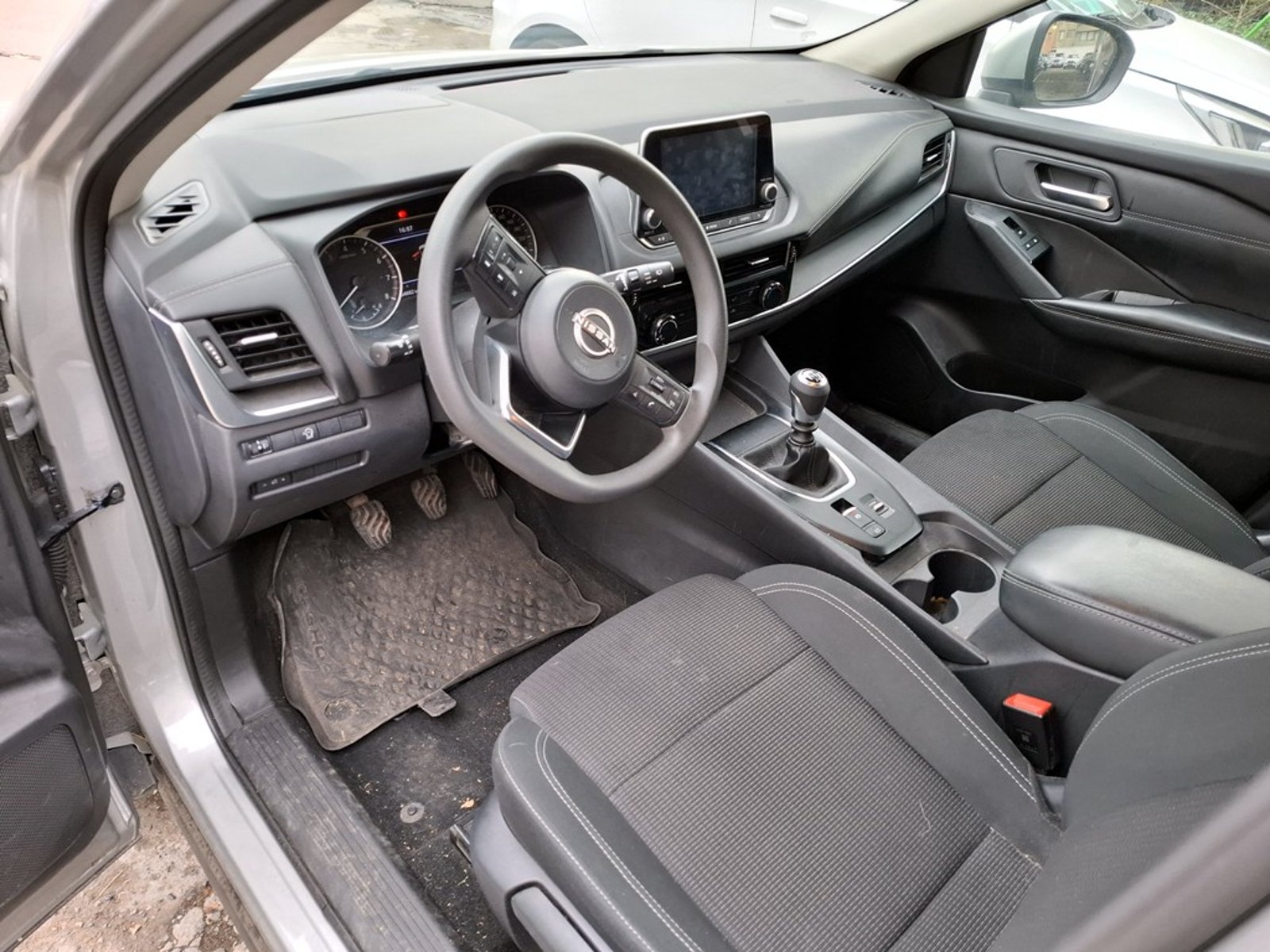 Nissan QASHQAI 1.3 T ADVANCE 2023 - Imagen 10 de 20