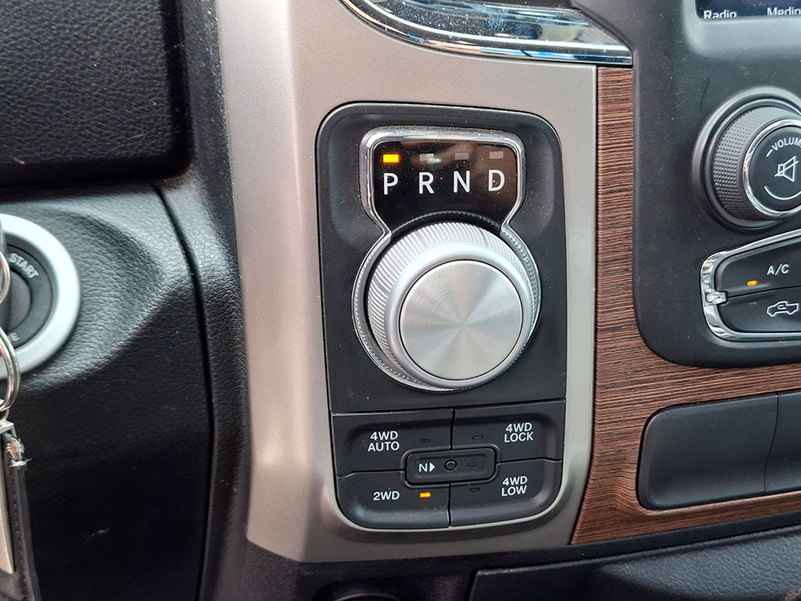 RAM 1500 CREW CAB LARAMIE 4X4 5.7 AUT 2019 - Imagen 19 de 20