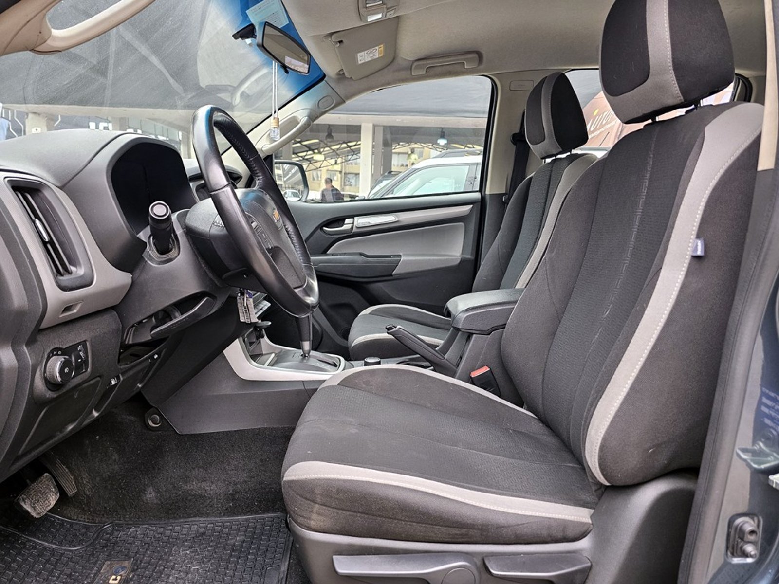 Chevrolet COLORADO DCAB 4X4 2.8 AT 2023 - Imagen 13 de 20