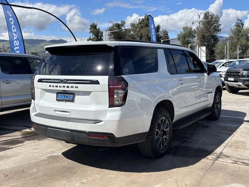 Chevrolet SUBURBAN 5.3 Z71 AT 4X4 2024 - Imagen 14 de 20