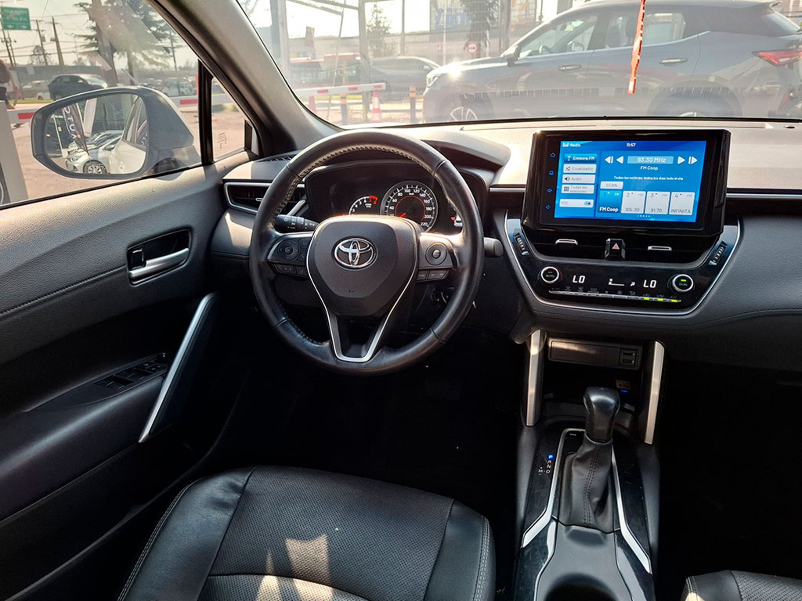 TOYOTA COROLLA CROSS 2.0 SEG 2024 - Imagen 10 de 20