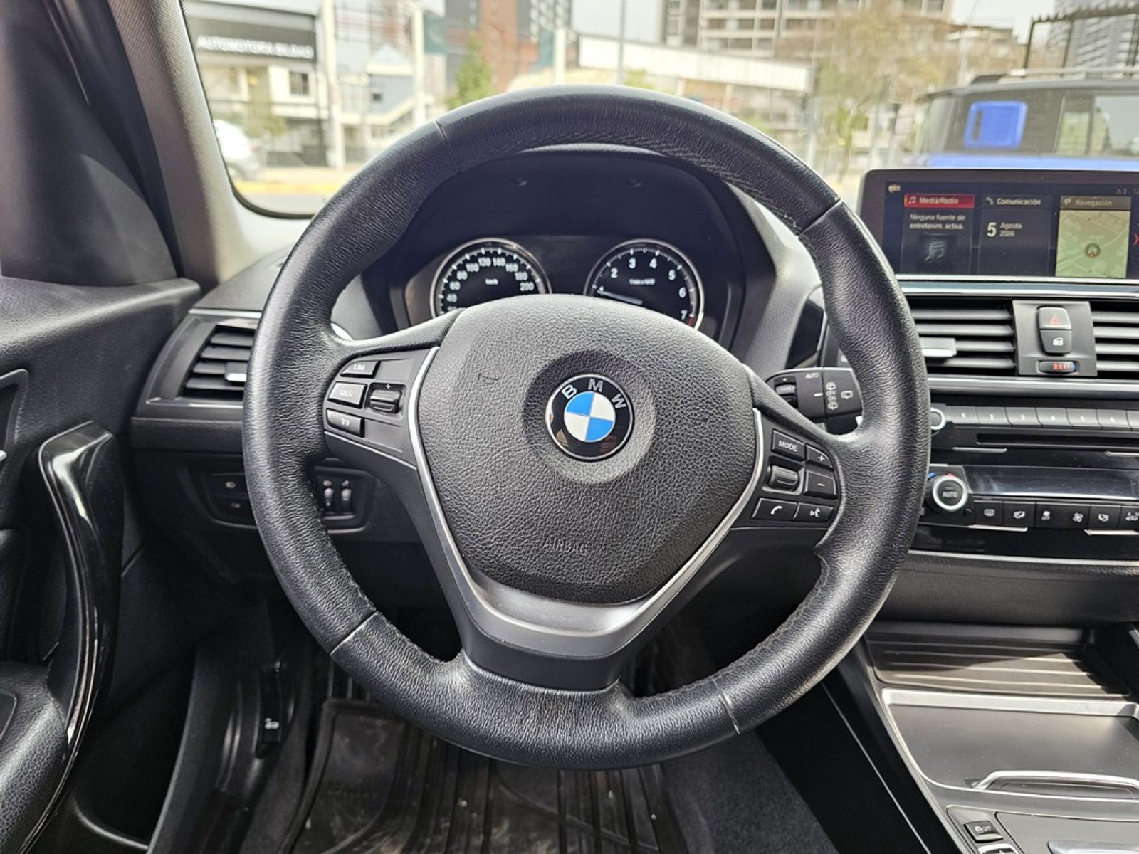 BMW 118 I LC 1.5 AUT 2018 - Imagen 13 de 20