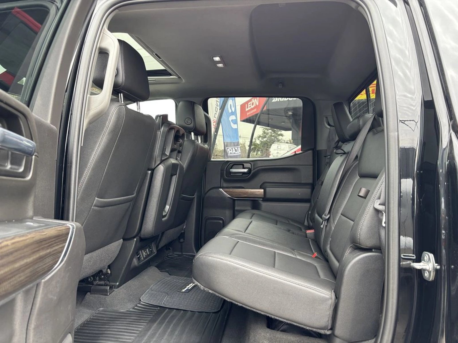 Chevrolet SILVERADO 5.3 LT TRAILBOSS Z71 4X4 AT 4P 2022 - Imagen 17 de 20