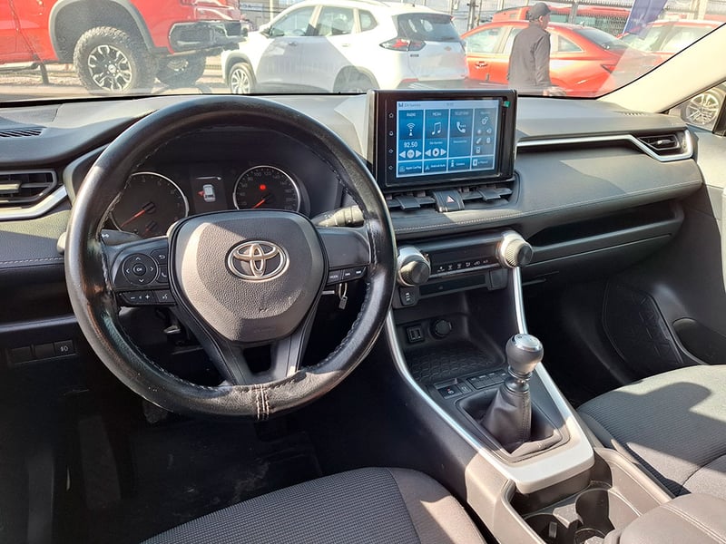 Toyota RAV4 2.0 LE 2024 - Imagen 12 de 20