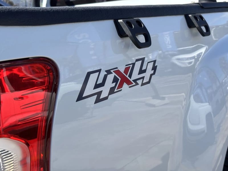 JIM RE-MAX MT 4X4 2.5L DIESEL 2026 - Imagen 10 de 20